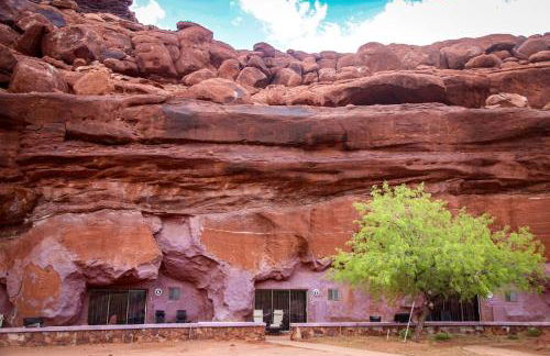 Charming Cave near Incredible Outdoor Activities for an Amazing Adventure in Moab, Utah - Foto 7