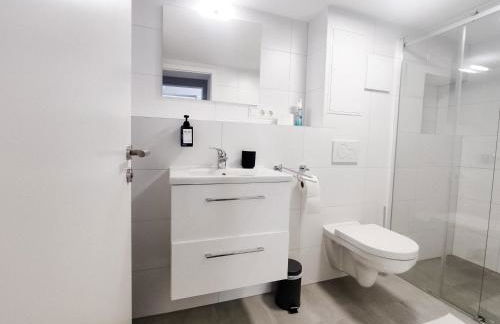 bonquartier - LUXAPT#3 Chice, moderne Wohnung mit Self Check-In, voll ausgestatteter Küche, Klimaanlage und Parkplatz - Foto 13