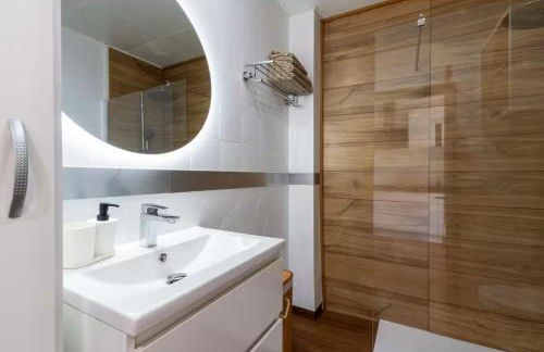 Estudio moderno con parking, frente al Palacio de Congresos - Foto 19