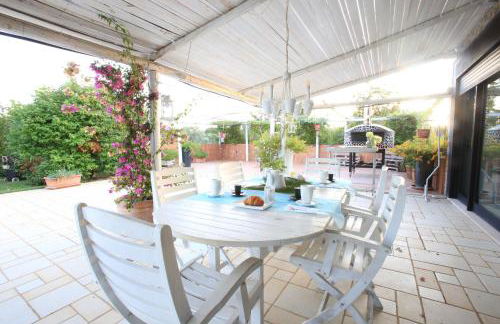 Villa con parco e piscina - Foto 47