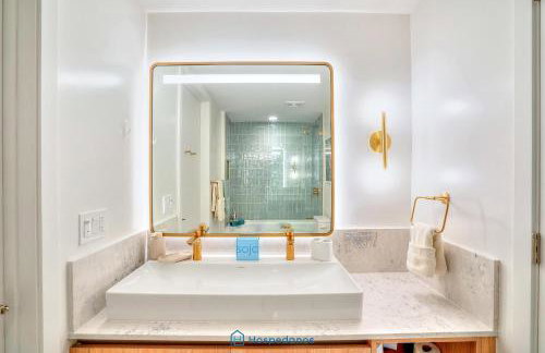 Apartment in New Luxury Condo in Downtown - Photo 20