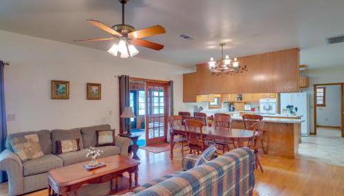 Beautiful Toledo Bend Retreat with Private Dock - Foto 5