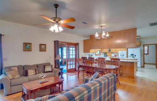 Beautiful Toledo Bend Retreat with Private Dock - Foto 5