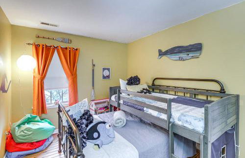 Spacious Trappe Getaway with Outdoor Pool and Gazebo! - Foto 25