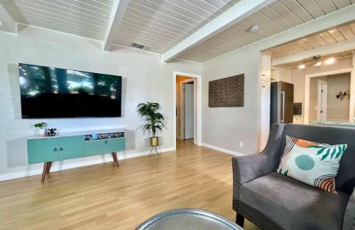 Uniquely styled home minutes to Downtown Sac! - Foto 9