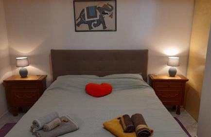 Whole apartment in Villa surrounded by green - Foto 46