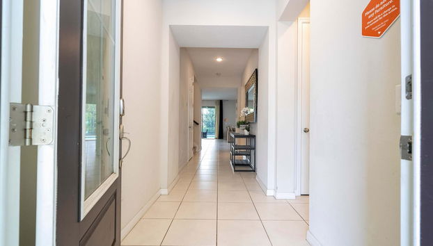 Beautiful 5 Bed Home in Solara With Private Pool - Foto 4, Habitación