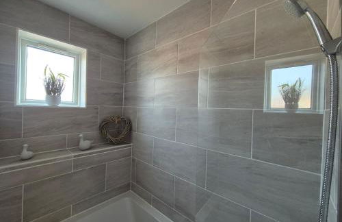 2 Bed Maisonette with Sofa Bed - Ideal for Groups #26C - Foto 74