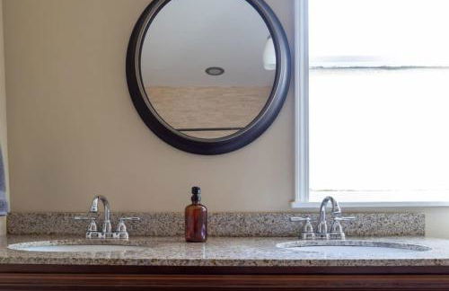 Forest Park 4BR-3BA 1st Fl Master ABODEbucks - Foto 35