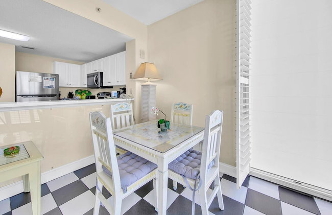 Majestic Beach Towers 1-1615 - Photo 45