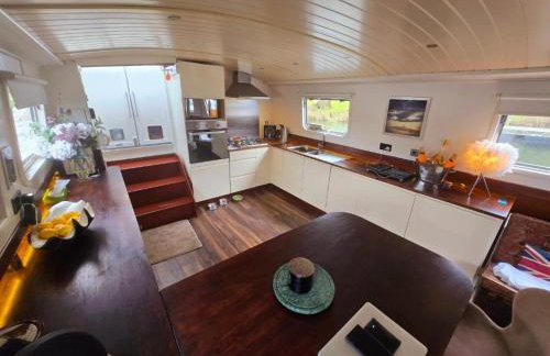 Selene Unique Luxury Houseboat Experience - Foto 3