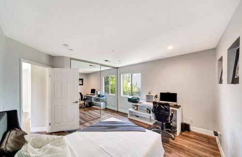 Stunning Hilltop 5BR With View And Hot Tub! - Foto 65