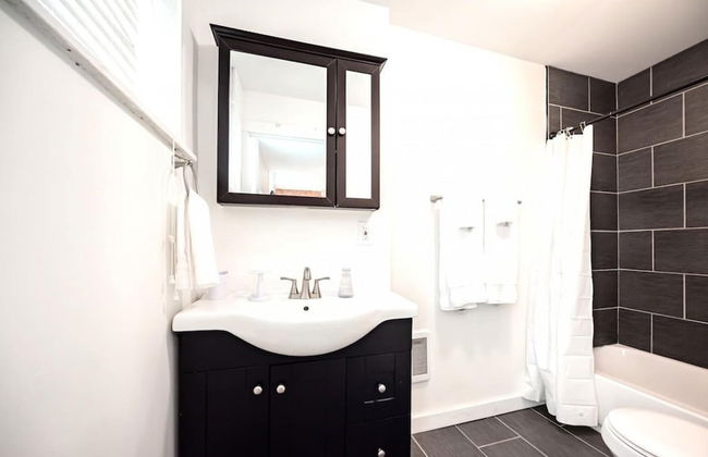 Park Place- Cozy Modern Space Fully Updated Fast Wifi Good Coffee and Easy Parking - Foto 8