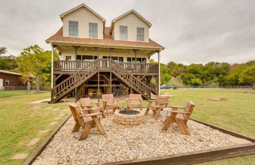 Lake Granbury Fishing Escape with Dock and Kayaks! - Foto 1