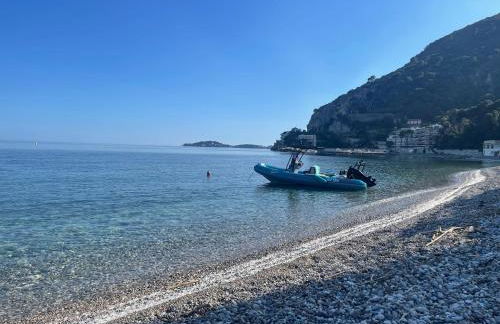 Ezevacances Studio Capuccino vue mer 5 mn plage 7 mn gare Wifi - Foto 24