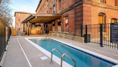 One-Of-A-Kind! Roll Up Garage Door-Pool, Speakeasy - Foto 4