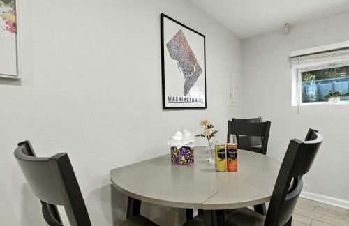 Cozy 2BR Flat - Walk to METRO Union Market - Foto 7