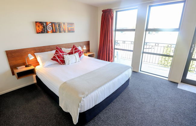 Coleraine Suites & Apartments - Photo 8
