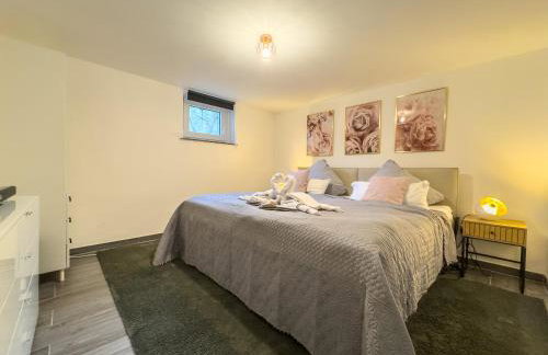 Souterrain Apartment mit eigenem Eingang und Terasse - Foto 5