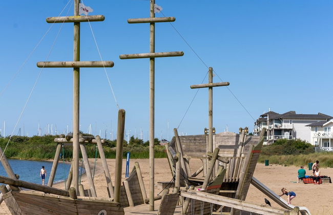 Restyled Villa Near the Beach - Foto 23