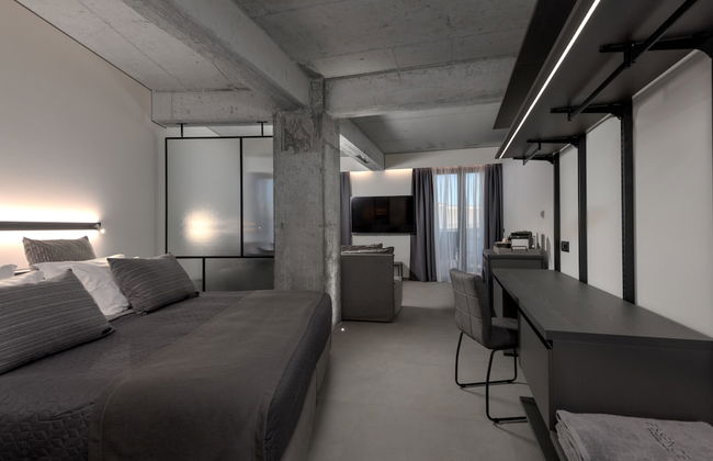 Essence Suites - Photo 25