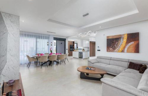 Villa Ana Škicini for 10 people with heated pool, kids activities and sea view near Novigrad - Foto 15