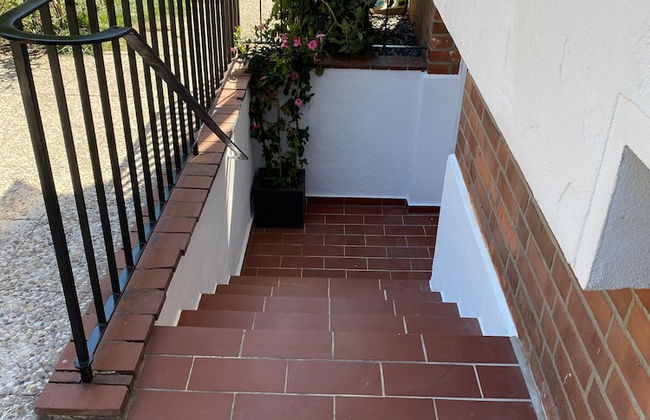 Cozy Furnished Basement Apartment - Photo 20