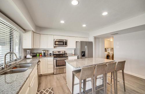 DFW Home Base! Quiet Suburb Stay with Yard - Foto 11