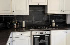 Spacious 3 Bed Apartment In Central Horsham - Photo 35