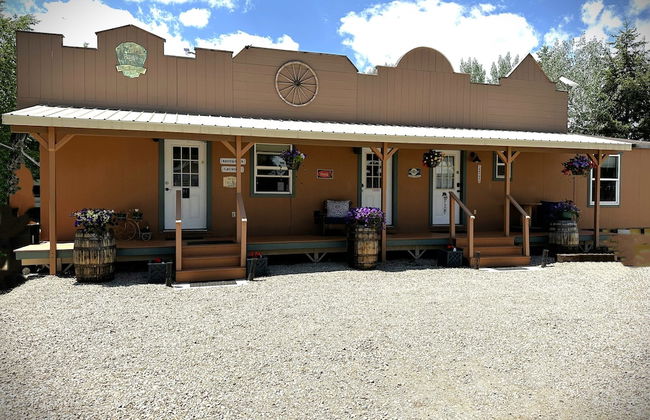 Travellers Rest Cabins and RV Park - Photo 39