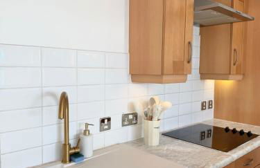 Lux 2-Bed City Centre Apartment Sleeps 6 Free Parking Balcony Near Leeds Station & Millennium Square view - Foto 37