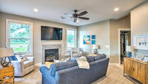 Waterfront Mound Retreat with Dock and Lake Access! - Foto 3