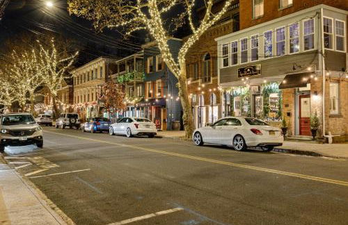 Piermont Waterfront Villa with Hot Tub - Photo 76