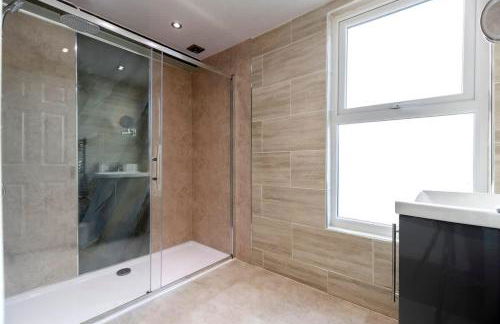 Central Saltburn 2 bed family apartment - Foto 8