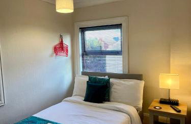 Bedford Contractor Base Sleeps 3 Secure Van Parking Fast WiFi - Foto 19