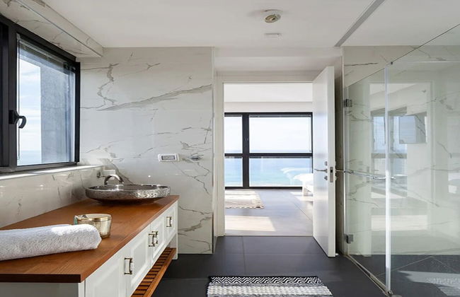 Luxury Penthouse on High Floor with Hot Tub - Foto 22