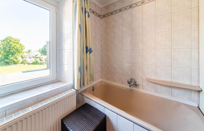 Pretty House in the Ardennes With Swimming Pool & Games Room - Photo 19