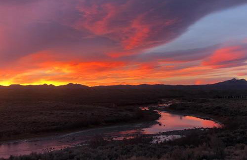 New Listing! River Front! - Foto 3