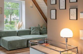 Traumhafte Ferienwohnung am Park, großer Balkon, voll ausgestattete Küche, Schreibtisch, WiFi, Smart TV, Carport, Wallbox, Fahrräder - Foto 6