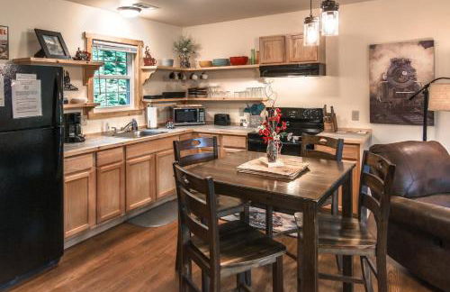 Train Rides, Trails and Casino Fun is Your Smoky Hub - Foto 13