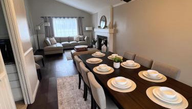 Bright & Spacious 5BR Modern Vacation Home - Near Disneyland & Beaches - Foto 2