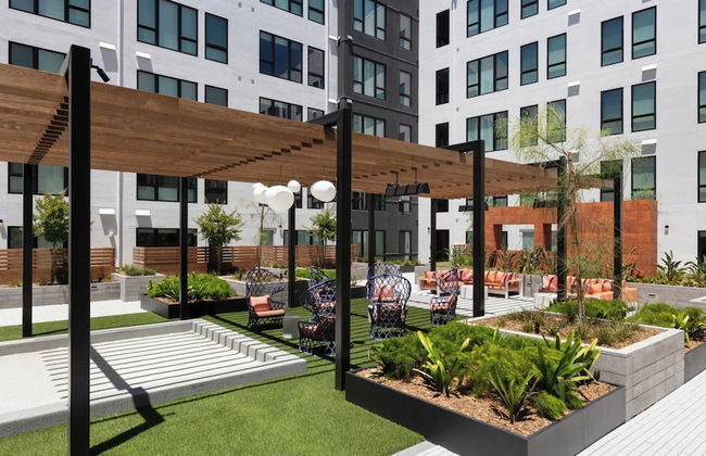 Vasara Menlo Park Condos - Photo 24