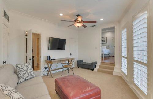 Gorgeous Vacation Home w Private Pool - Photo 41