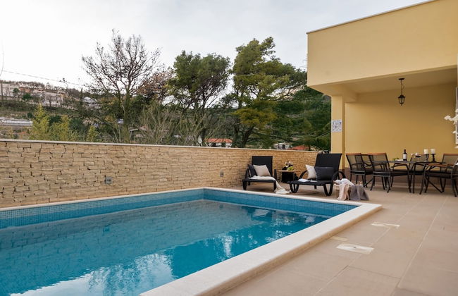 Luxury Villa Lelu With Heated Saltwater Pool, Parking, High Speed Internet, Bbq, el. car Charge T2 - Foto 49