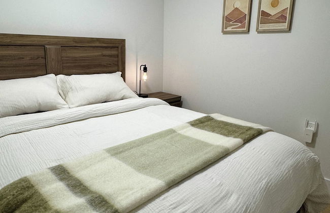 Levida Living - Cozy 2 Bedroom Suite at the Heart of Langley - Photo 4