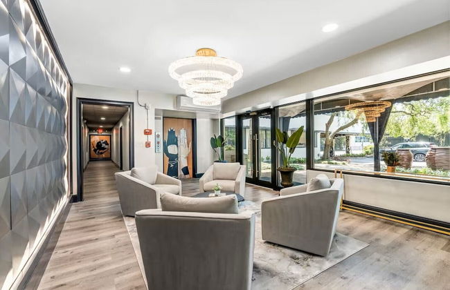 House At Phipps - Photo 1