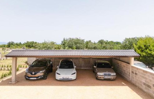 5 Bedroom Amazing Home In Bogatic - Foto 12