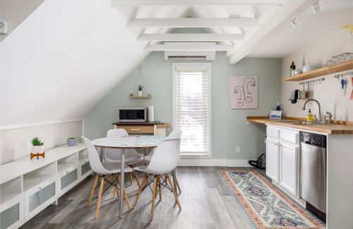 Modern Mid-Century Downtown AC Walkable - Photo 12