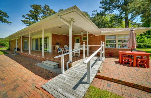 Fifties Beaufort Home with Patio, On Newport River! - Foto 20