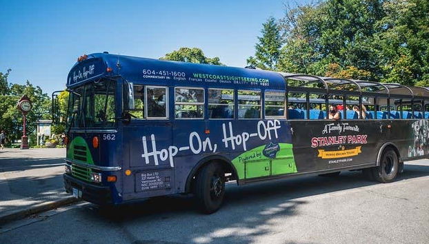 Percorrendo Vancouver de ônibus turístico